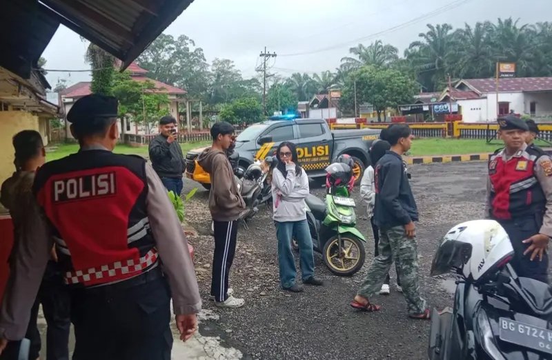 Polres Lubuk Linggau Kawal Rombongan Mahasiswa ke Bengkulu, Perjalanan Aman Hingga Perbatasan