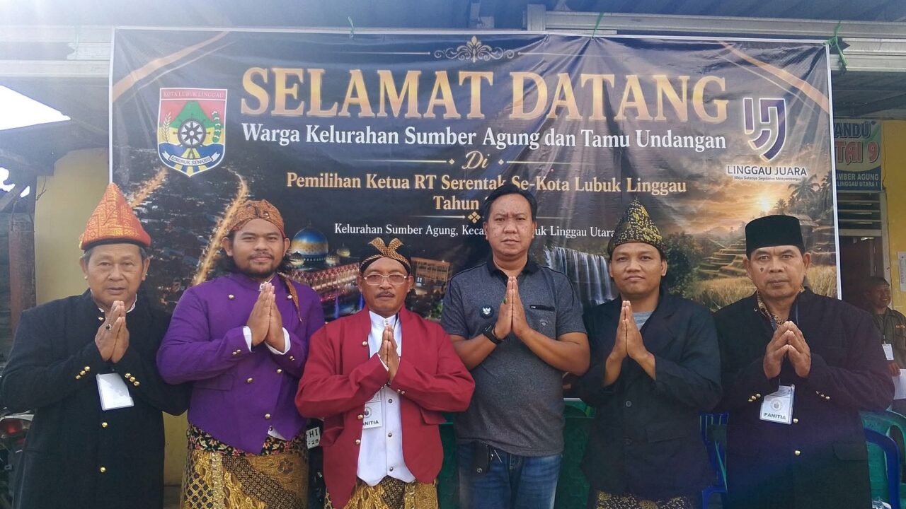 Usung Tema Budaya, Panitia Pemilihan Ketua RT di Sumber Agung Kenakan Pakaian Adat